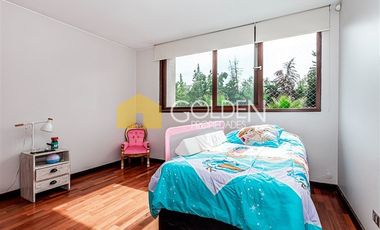 Casa en arriendo en Lo Barnechea/ Valle Escondido