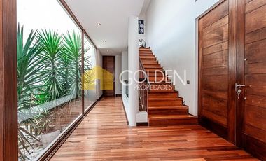 Casa en arriendo en Lo Barnechea/ Valle Escondido