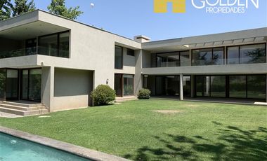Casa en arriendo en Lo Barnechea/ Valle Escondido