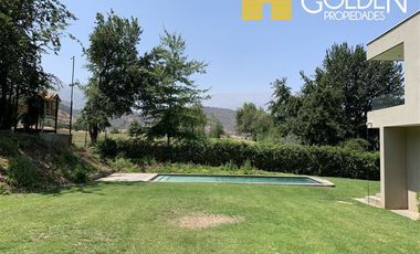 Casa en arriendo en Lo Barnechea/ Valle Escondido