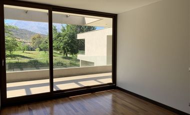 Casa en arriendo en Lo Barnechea/ Valle Escondido