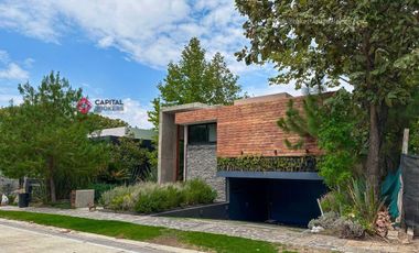 CASA DE LUJO EN EL CIELO COUNTRY CLUB Sur