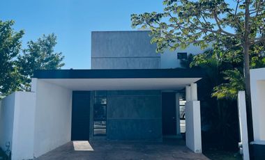 Casa en venta de 4 habitaciones en Privada Fontana  Merida Yucatan