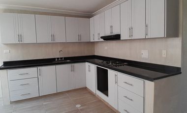casa en arriendo en miradores del conde. Cod A35081