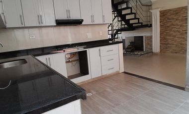 casa en arriendo en miradores del conde. Cod A35081