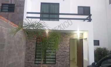 Oportunidad de casa en venta en residencial Barbeló en villa de pozos.