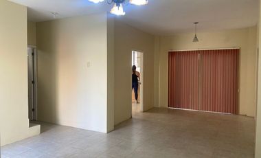 Alquilo casa en Manta en urbanización privada a 3 minutos de la playa