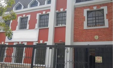 VENDO ESPECTACULAR CASA  BARRIO LA SOLEDAD - BOGOTA