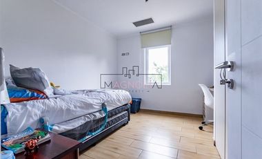 Oportunidad!! Casa en venta 5D/5B en Colina