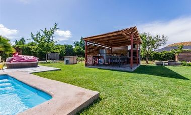 Oportunidad!! Casa en venta 5D/5B en Colina