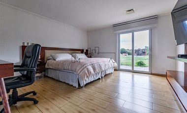 Oportunidad!! Casa en venta 5D/5B en Colina