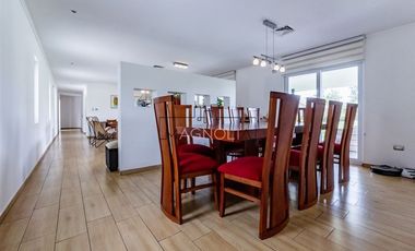 Oportunidad!! Casa en venta 5D/5B en Colina