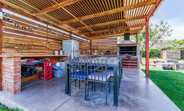 Oportunidad!! Casa en venta 5D/5B en Colina