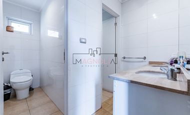 Oportunidad!! Casa en venta 5D/5B en Colina