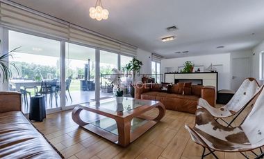 Oportunidad!! Casa en venta 5D/5B en Colina