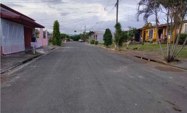 Se Vende Amplia casa de esquina en Tocumen Buena Vista