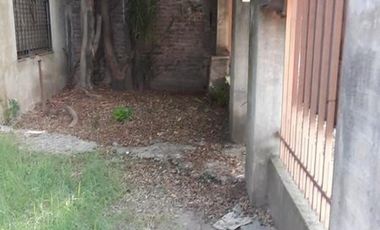 VILLA LUZURIAGA, CASA DE 4 AMBIENTES CON COCHERA y FONDO LIBRE