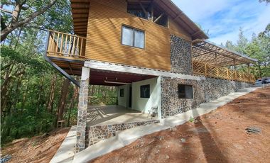 VENTA o aquiler CASA NUEVA 5 REC EN ALTOS DEL MARIA