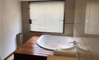 Casa con piscina y amplio quincho barrio Constitución