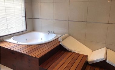 Casa con piscina y amplio quincho barrio Constitución