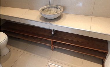 Casa con piscina y amplio quincho barrio Constitución