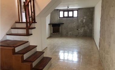 Casa con piscina y amplio quincho barrio Constitución