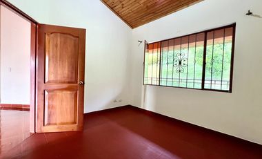 apartamento en arriendo en centro sector la gloria. Cod A9763517