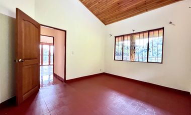 apartamento en arriendo en centro sector la gloria. Cod A9763517