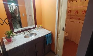 Importante Casa de bonito estilo, ubicada en Alzaga 1390 Temperley