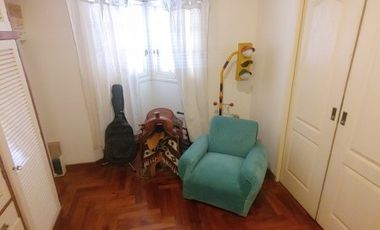 Importante Casa de bonito estilo, ubicada en Alzaga 1390 Temperley