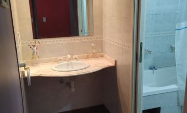 Importante Casa de bonito estilo, ubicada en Alzaga 1390 Temperley