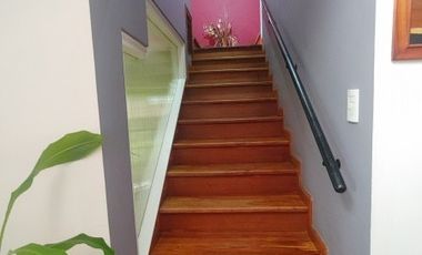 Importante Casa de bonito estilo, ubicada en Alzaga 1390 Temperley