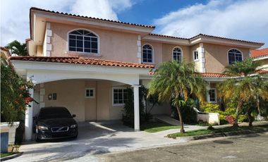 VENTA CASA COSTA DEL ESTE