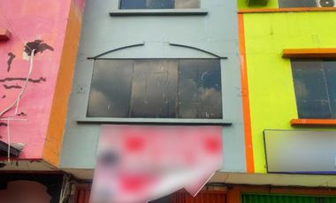 Disewakan Ruko 3 Lantai Lokasi Strategis