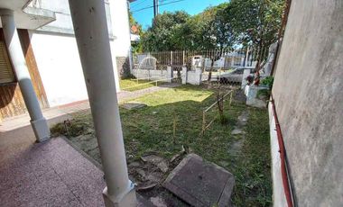 Casa con Departamento en venta en Bernal Oeste