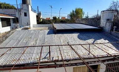 Casa con Departamento en venta en Bernal Oeste
