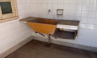 Casa con Departamento en venta en Bernal Oeste