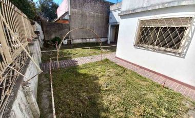 Casa con Departamento en venta en Bernal Oeste