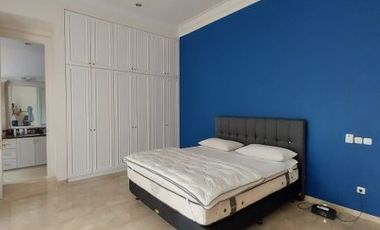 DIJUAL RUMAH ASRI dgn TAMAN dan S.POOL at Jl KEMANG SELATAN, JAKSEL