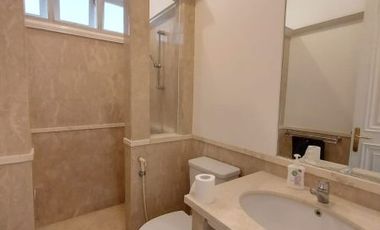 DIJUAL RUMAH ASRI dgn TAMAN dan S.POOL at Jl KEMANG SELATAN, JAKSEL