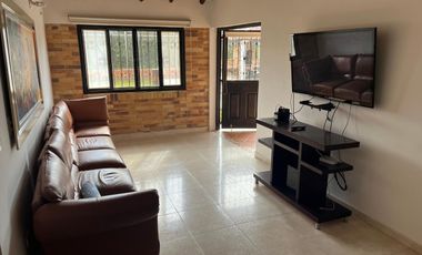 Venta de Casa Campestre vía a la Mesa de Los Santos - C.R. Altamira. Cod V7367