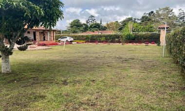 Venta de Casa Campestre vía a la Mesa de Los Santos - C.R. Altamira. Cod V7367