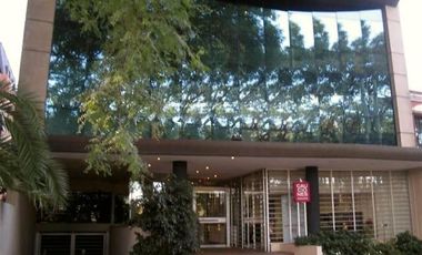 Moderna Oficina en San Isidro en Venta