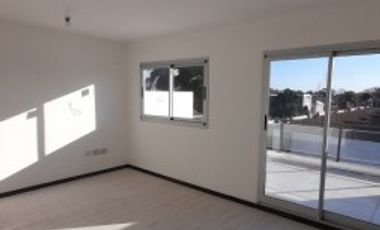 2 ambientes en dos plantas/ Con terraza,Balcon  y cochera