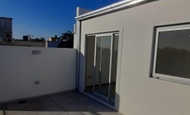 2 ambientes en dos plantas/ Con terraza,Balcon  y cochera