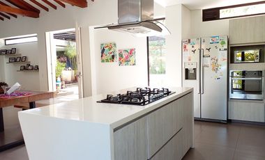 PR15439 Casa en renta en el sector de Loma Escobero