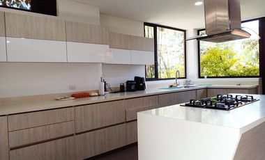 PR15439 Casa en renta en el sector de Loma Escobero