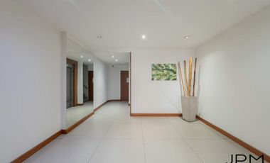 Venta de 1 ambiente a metros de Av. Libertador con amplio balcón!