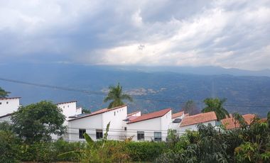 casa en venta en la mesa. Cod V12463