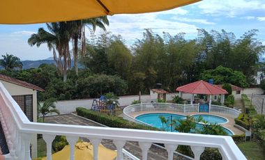 casa en venta en la mesa. Cod V12463